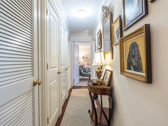 5th image of 2734 Peachtree Rd NW APT A404