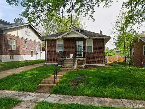 7343 Zephyr Pl, Saint Louis, MO 63143