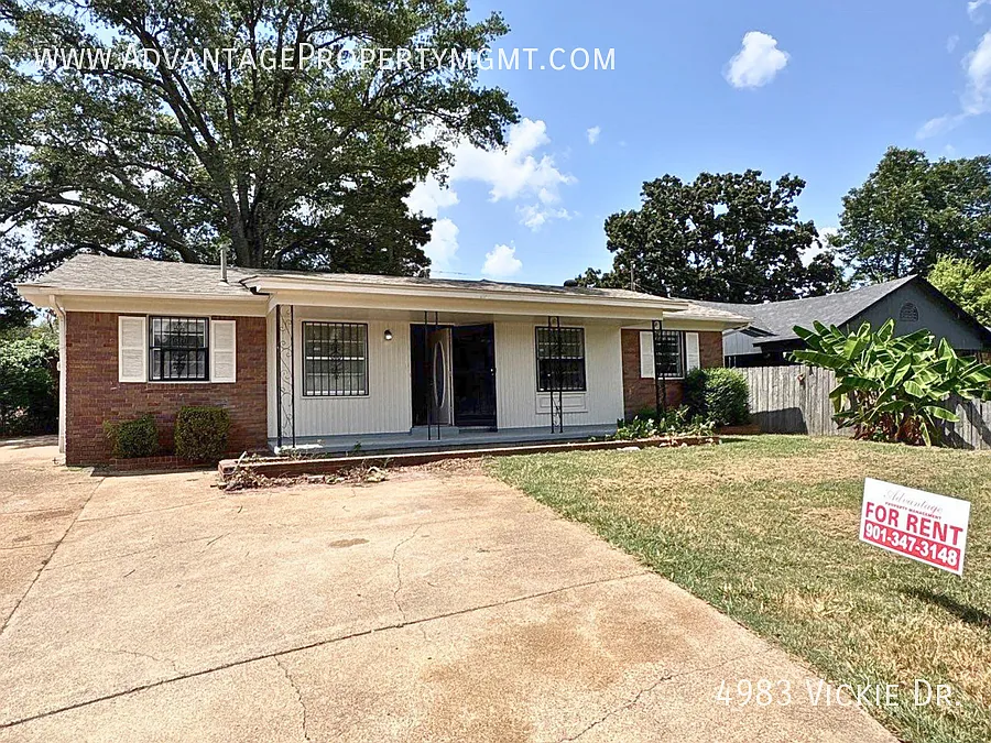3 bed, 1.5 bath, 1817 sqft, $1,495 — Photo 2
