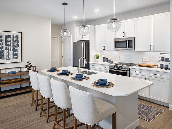 2nd image of 303 Arrowhead Ln #4351341