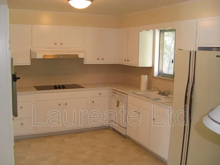 3344 S Elmira Ct — Photo 4