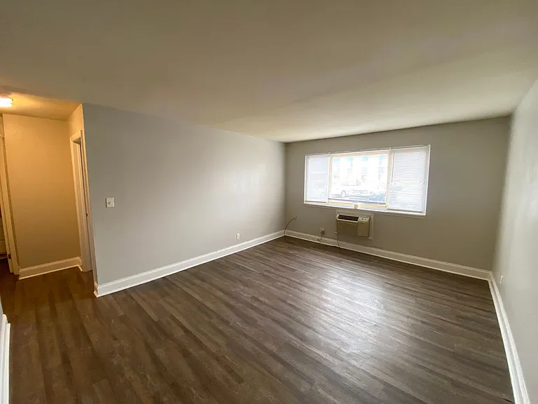 Peoria Flats - New Mgmt - New Name - Fresh Upgrades — Photo 4