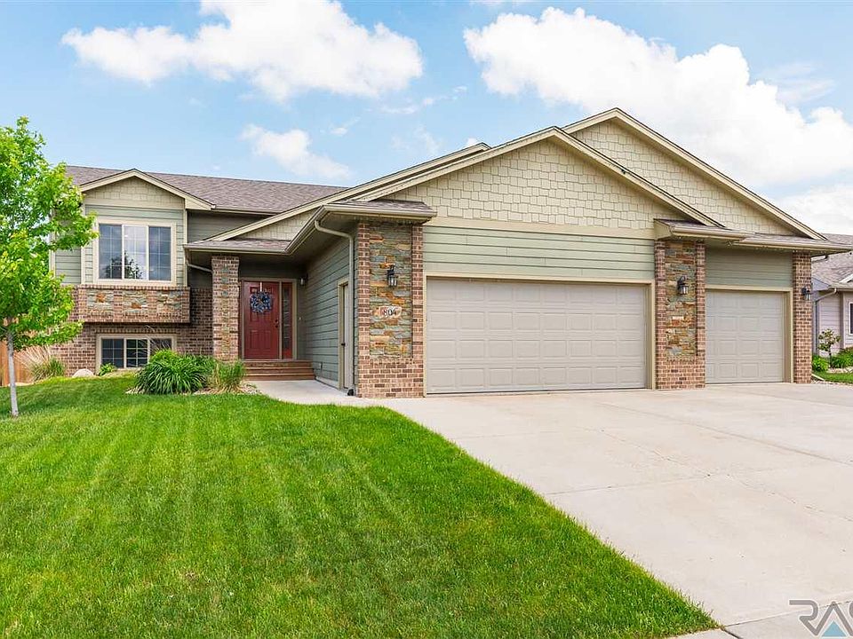 1st image of 804 W Sterling Oak Cir