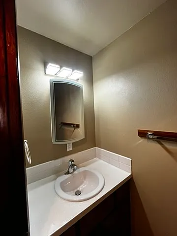 468 NE 6th Ave — Photo 10