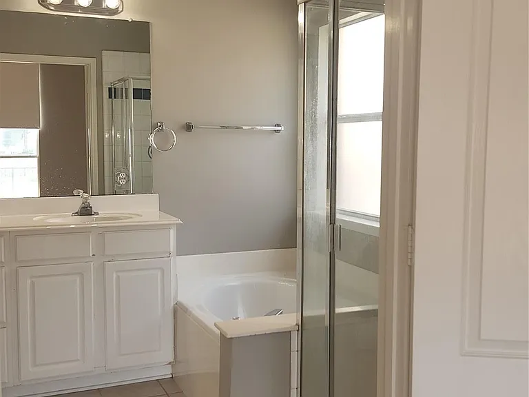 11203 Newberry Dr — Photo 19