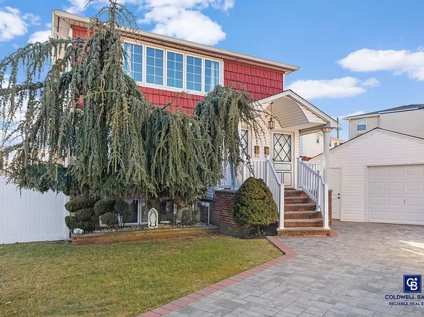 15530 99th St, Howard Beach, NY 11414