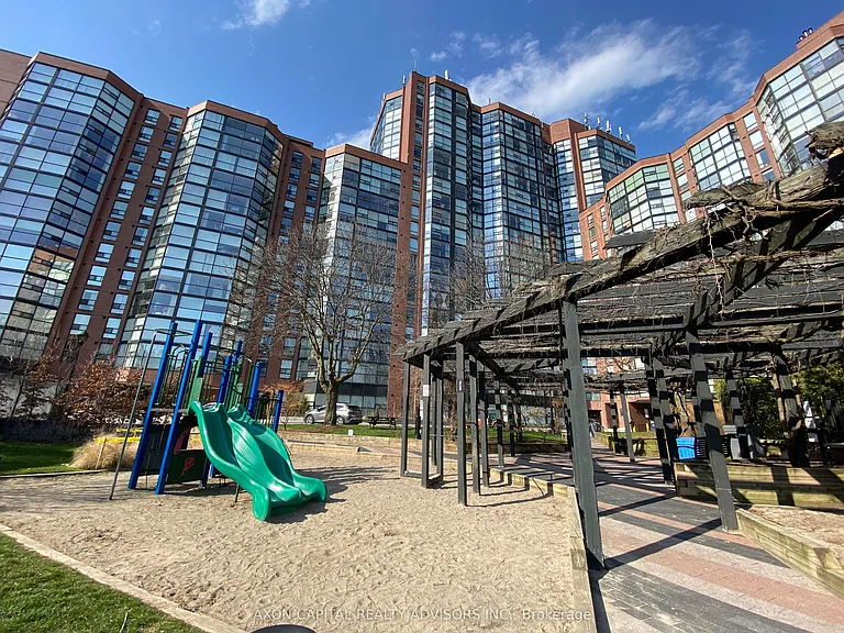 701 King St W #211 — Photo 14
