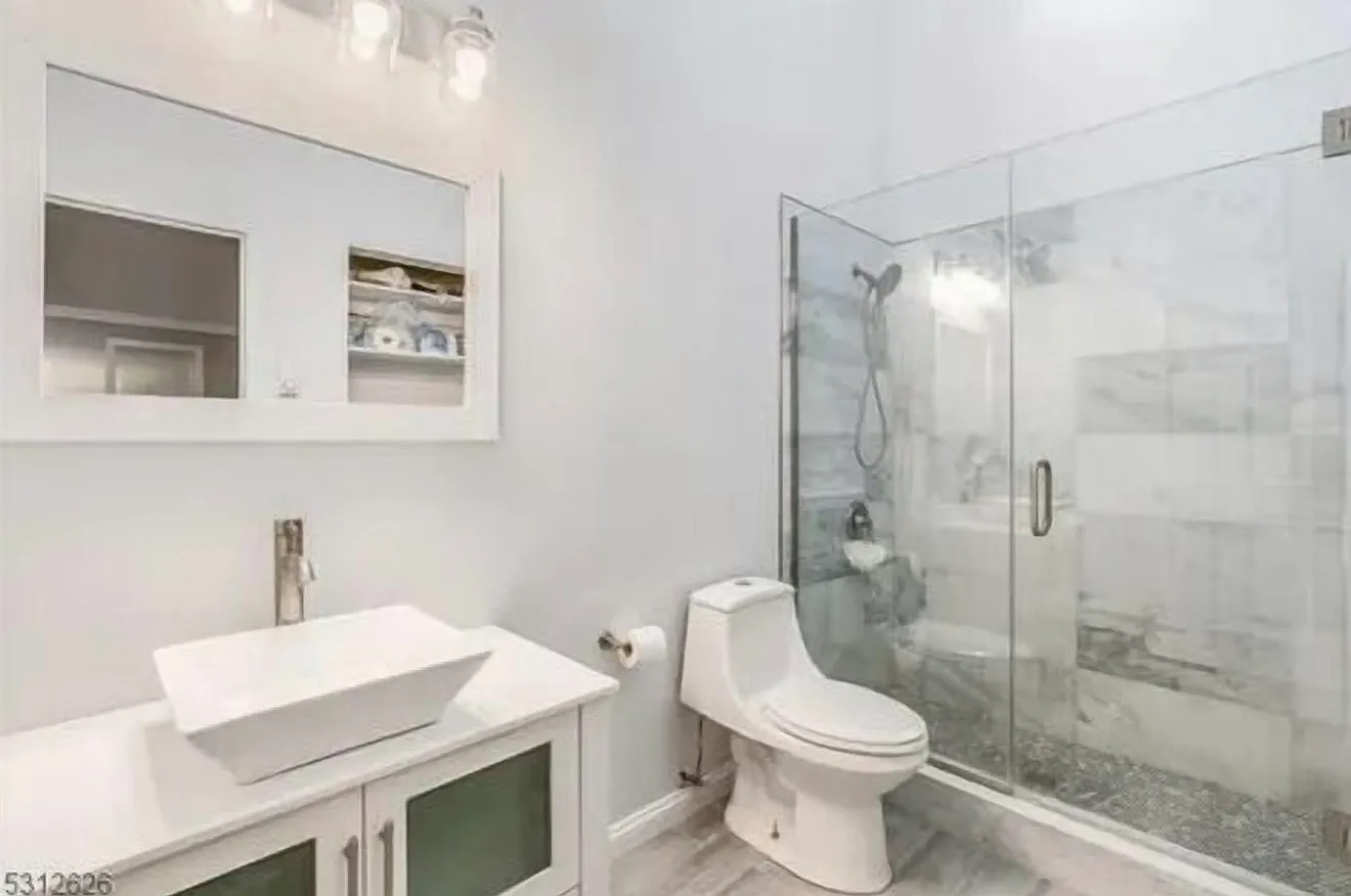 3 bed, 1776 sqft, $4,000 — Photo 2