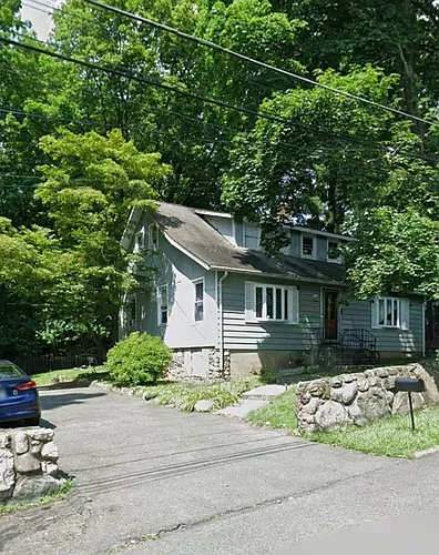 8 Bridge St Photo 1