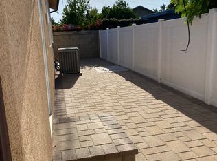 10643 Crockett St, Sun Valley, CA 91352