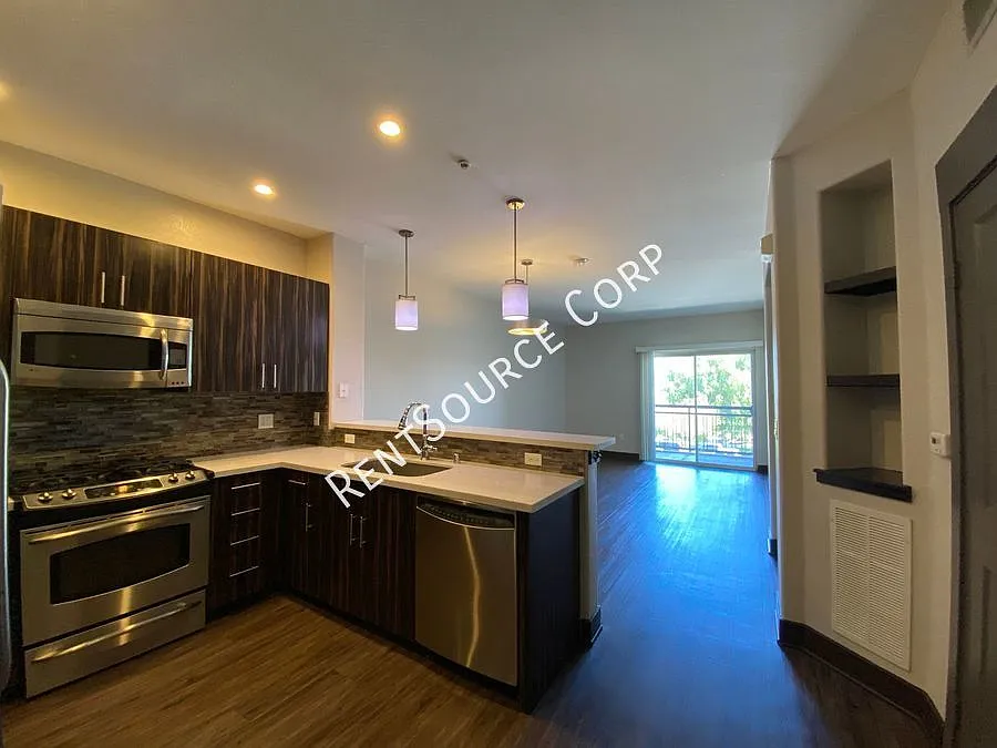 1 Bedroom Condo for Lease at The Madison at Town Center — Photo 2