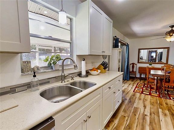 5th image of 570 Oliver Dr
