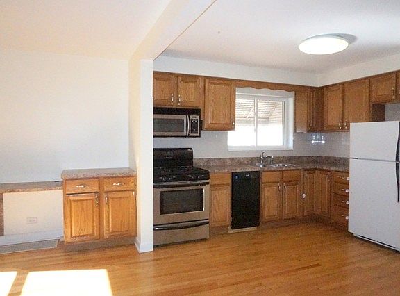 5th image of 4018 N Pontiac Ave