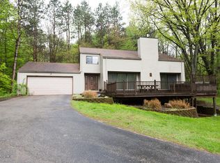 3401 Grand River Dr NE, Grand Rapids, MI 49525