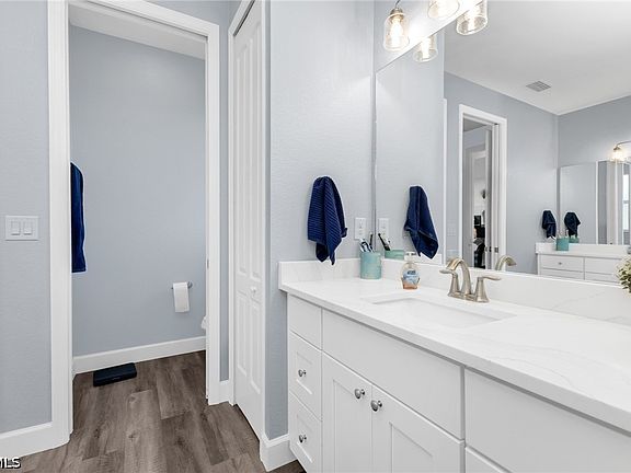 4th image of 27233 Salta Dr