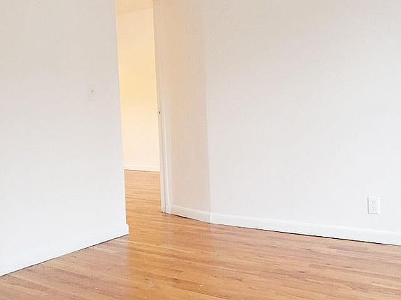 3rd image of 406 E 9th St APT 5
