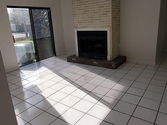 2nd image of 711 E Flag Way