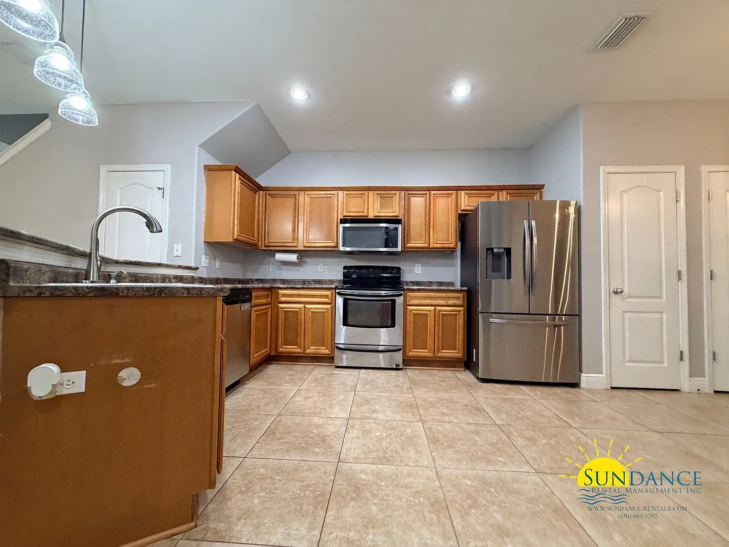 End-Unit 3BR Townhouse in Fort Walton Beach near Hurlburt Field! — Photo 3