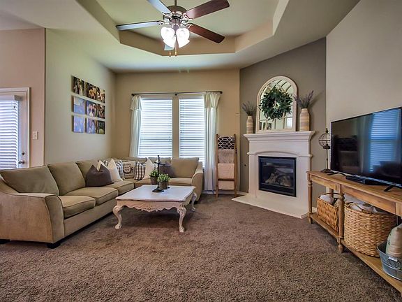 4th image of 2414 Askew Dr