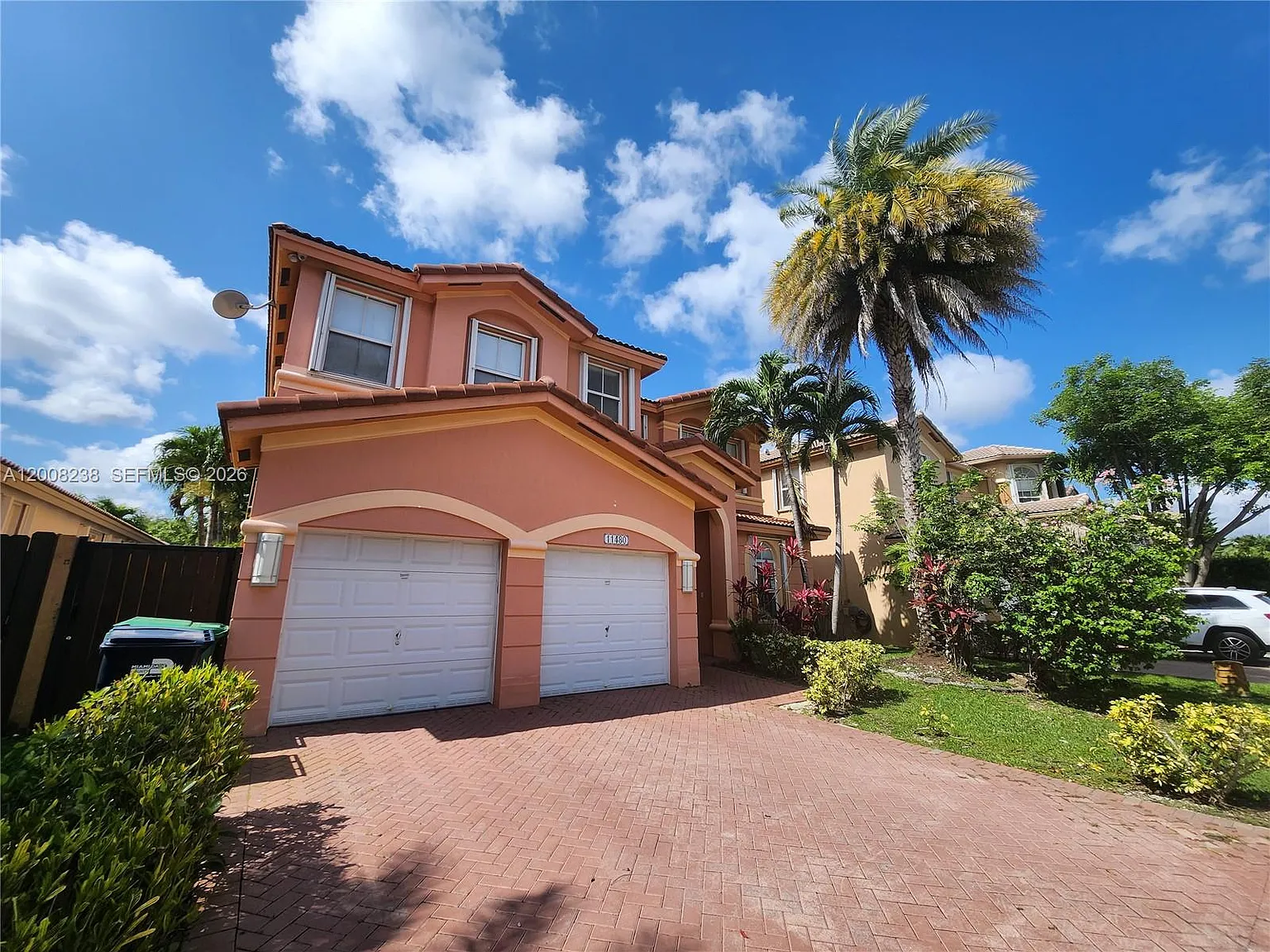 Island At Doral North West — Photo 3