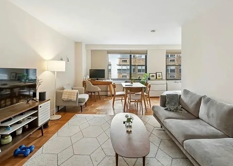 35 E 38th St #7H
