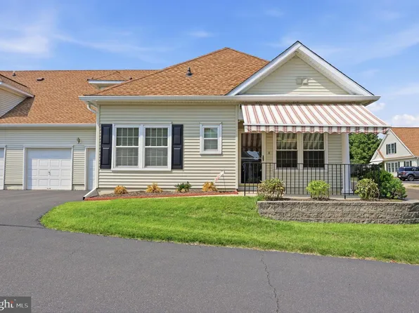 52 Avenrowe Ct, Fairless Hills, PA 19030