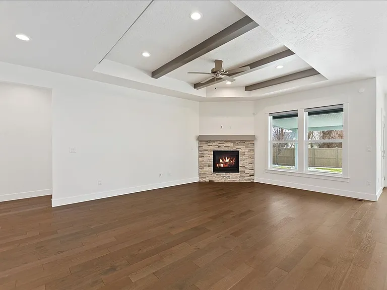 4831 S Colusa Ave — Photo 8