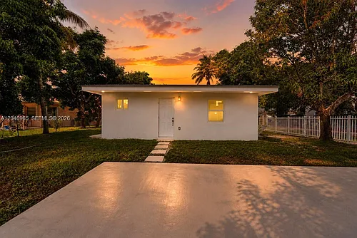 521 NW 33rd Ave #1 Photo 1 521 NW 33rd Ave #1 Photo 1
