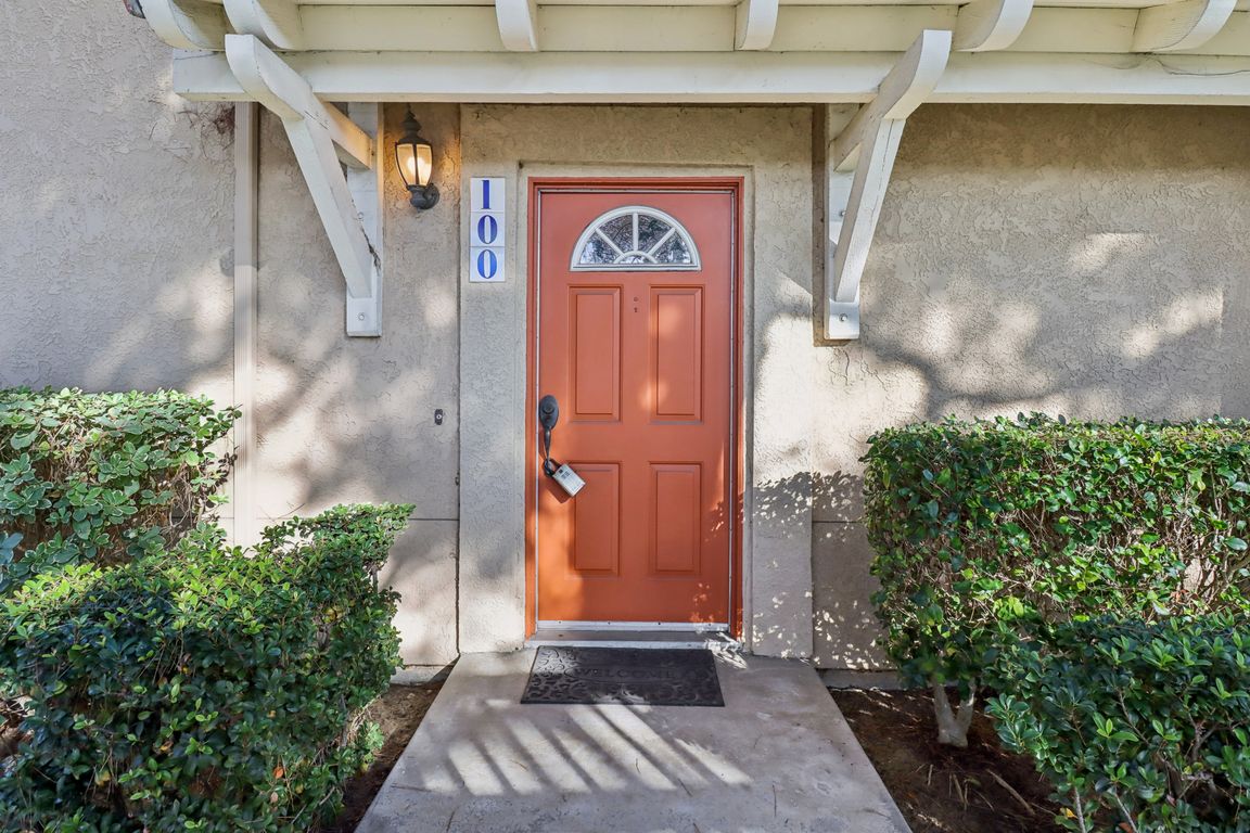 Caminito Monarca-L0811-003.jpg