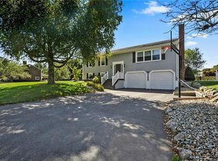 107 Bridle Way, Tiverton, RI 02878