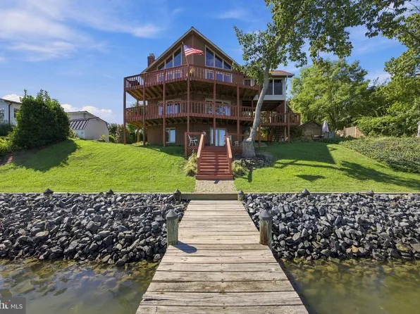 301 Deer Dr, Lusby, MD 20657