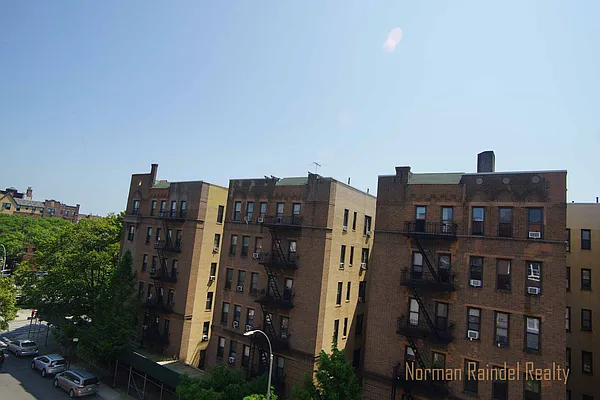 Rented by Norman Raindel, LREB | media 17