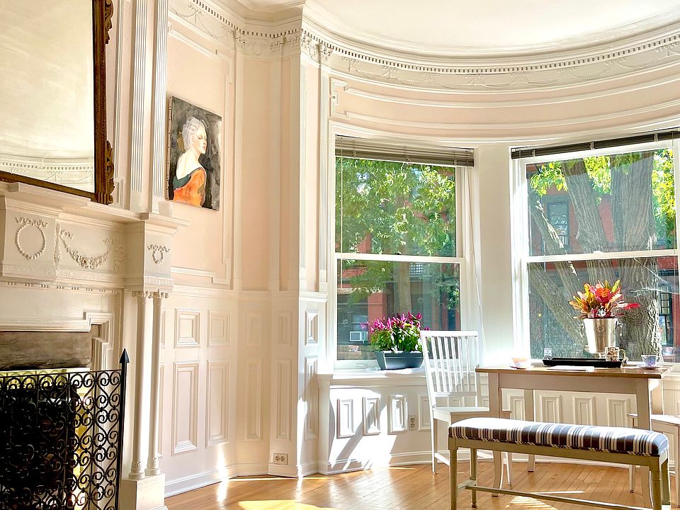 Beautiful morning to evening light through over-sized windows.