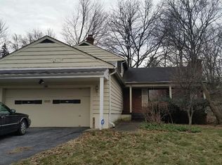 1002 Quarry Dr, Cleveland Heights, OH 44121