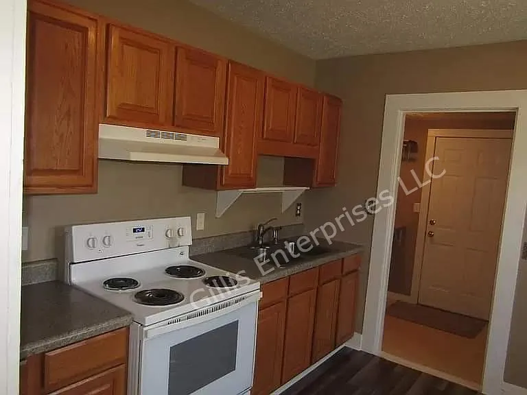 112 Virgil Ave — Photo 6