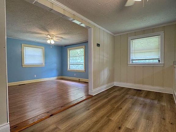 5th image of 301 Woodview Dr