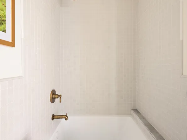 340 Lincoln Road image 17 of 25