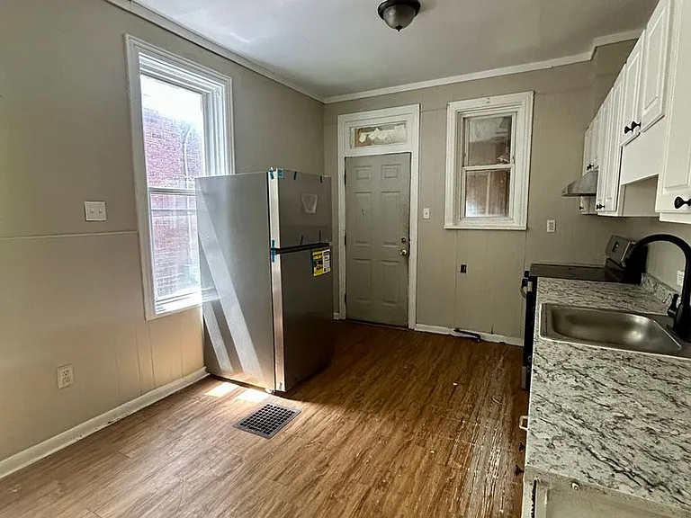14 S 17th St — Photo 10