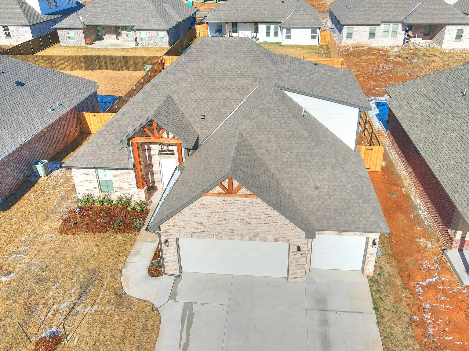 1325 Monterey Dr — Photo 3