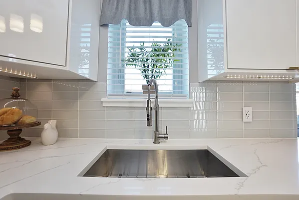 Sold by Remax Edge | media 14