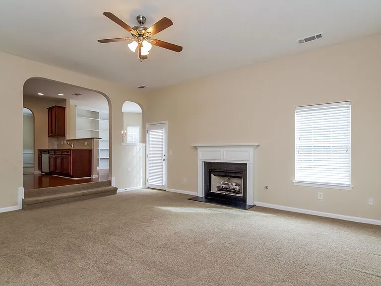 4940 Hopewell Manor Dr — Photo 5