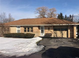 5905 Warren Dr, Cicero, NY 13039