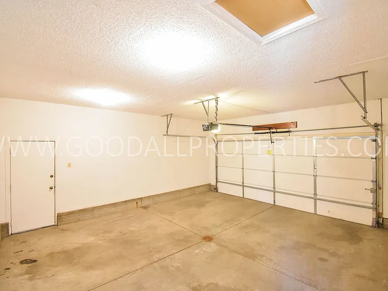 1104 Prairie View Dr — Photo 27