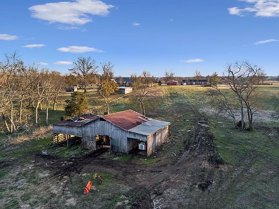 4th image of 353 Branham Mill Rd