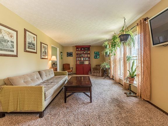3rd image of 9864 Shalemar Dr