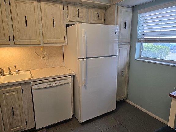 4th image of 225 Lake Carol Drive