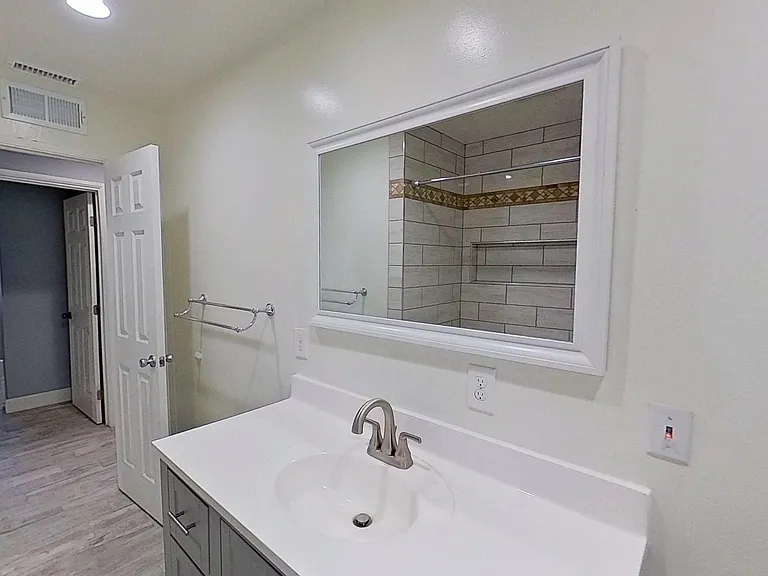 13922 Heidi St — Photo 15