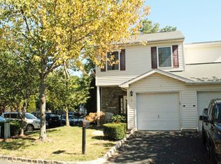 16 W Line Ave, Vauxhall, NJ 07088