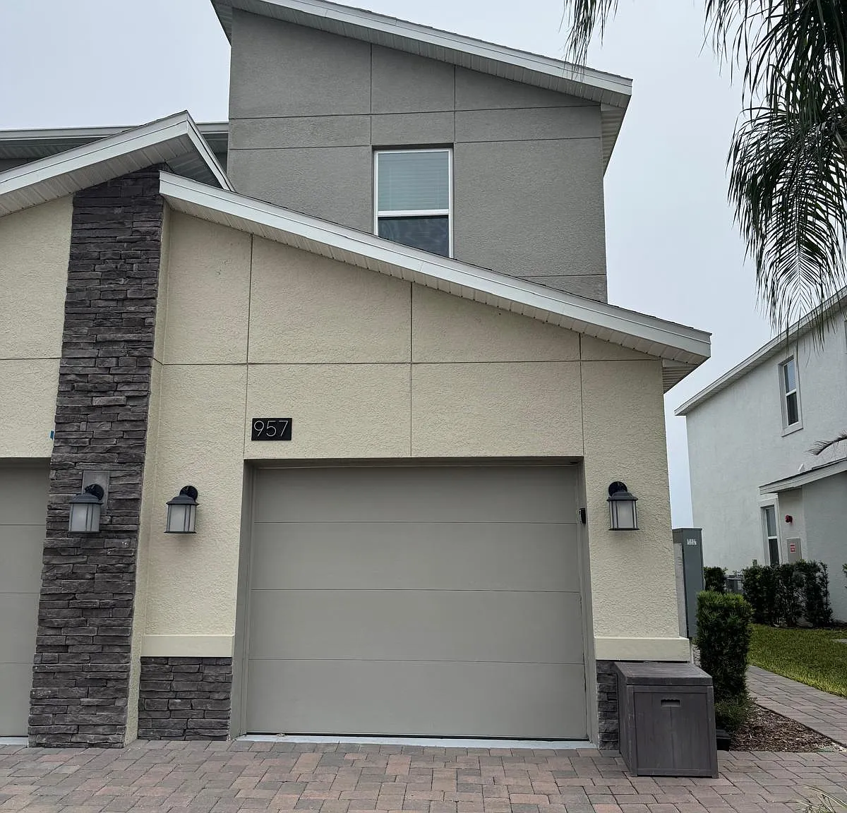 2 bed, 1388 sqft, $2,200 — Photo 1