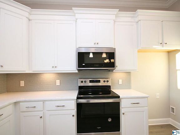 5th image of 37 Pine St